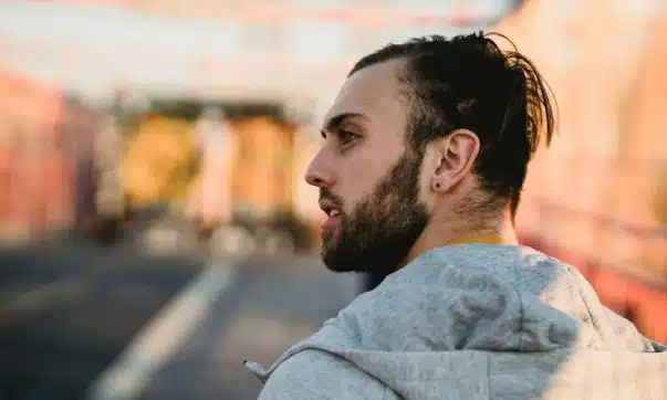 Quelle boucle d’oreille pour homme choisir