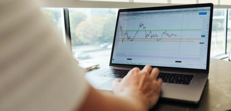 Données massives, retours massifs : exploiter l’analyse de données pour des perspectives financières et des prédictions de marché
