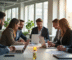 Groupe de jeunes professionnels dans un bureau lumineux